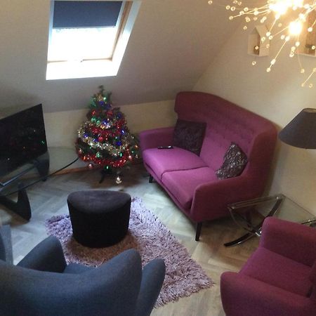 2 Bedroom Furnished Apartment In A Rural Position Stone  Buitenkant foto