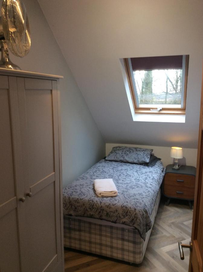 2 Bedroom Furnished Apartment In A Rural Position Stone  Buitenkant foto