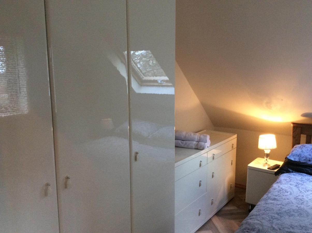 2 Bedroom Furnished Apartment In A Rural Position Stone  Buitenkant foto